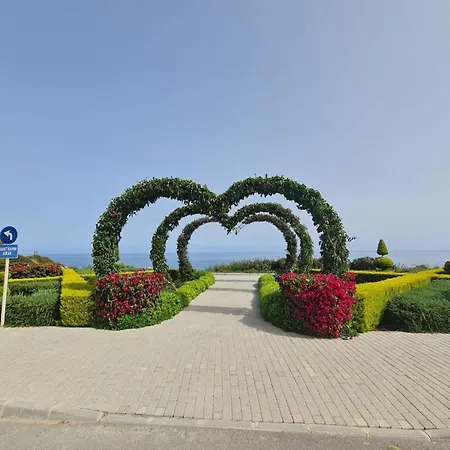 Διαμέρισμα Serene Three-bedroom Retreat In Unforgettable Setting