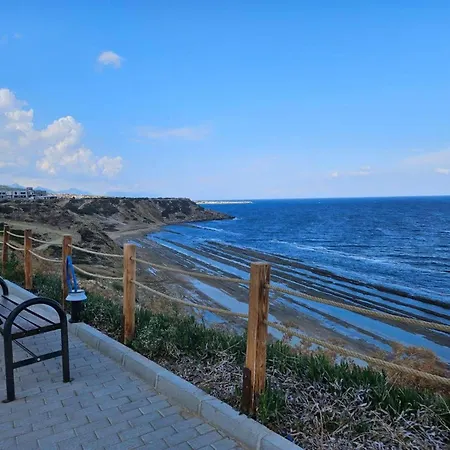 Serene Three-bedroom Retreat In Unforgettable Setting * Κερύνεια