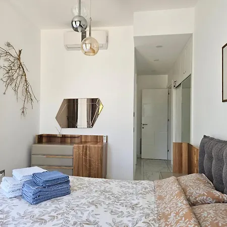 Apartment Serene Three-bedroom Retreat In Unforgettable Setting *
