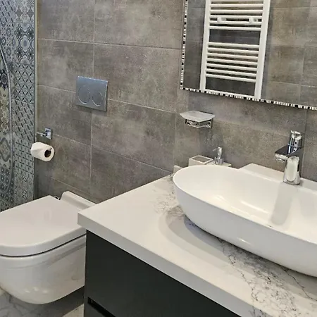 Serene Three-bedroom Retreat In Unforgettable Setting * Κερύνεια