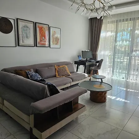 Serene Three-bedroom Retreat In Unforgettable Setting Διαμέρισμα Κερύνεια