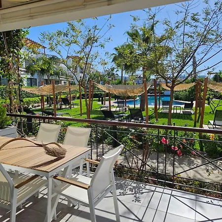 Serene Three-bedroom Retreat In Unforgettable Setting Apartment